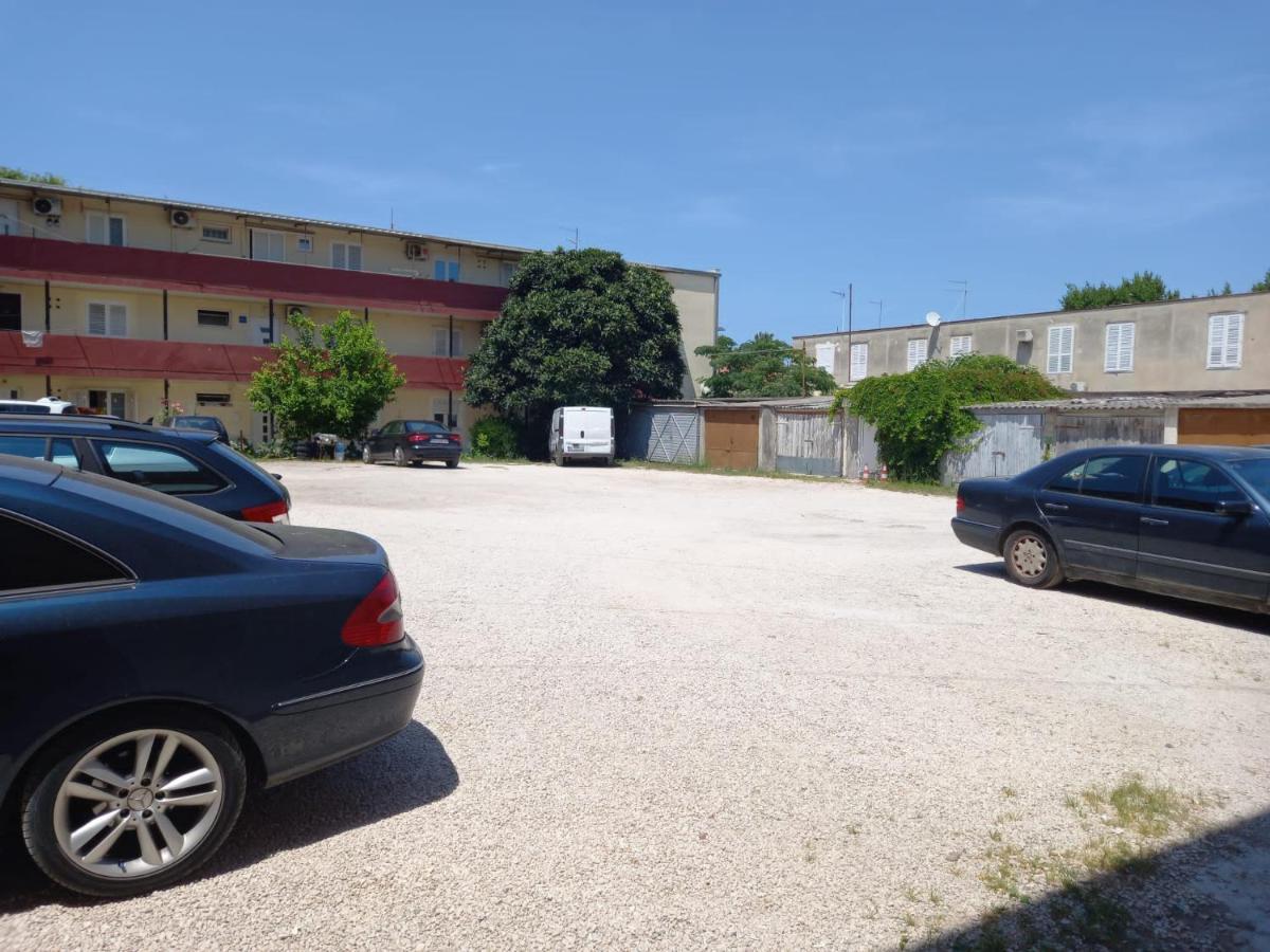 Apartman Zara Buitenkant foto