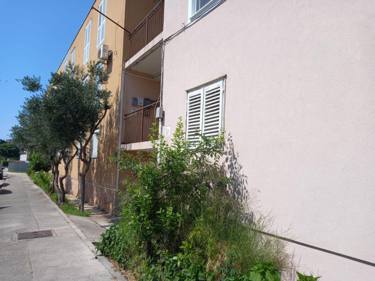 Apartman Zara Buitenkant foto